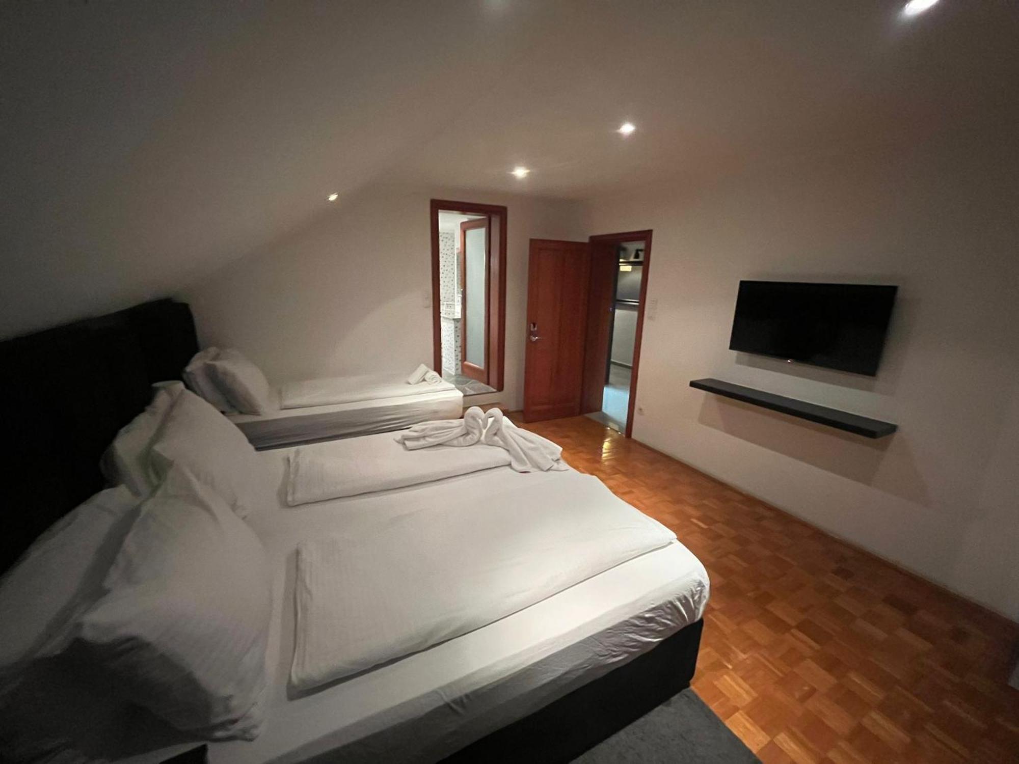 Gec Hotel Zapresic Exterior photo